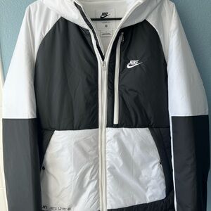 Nike Unisex Black and White Therma Fit Run Jacket